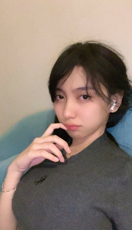 risaatjan naked actress pic