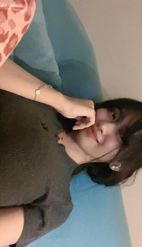 risaatjan high quality actress photo