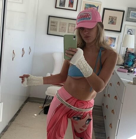 Nike101 erotic actress photos