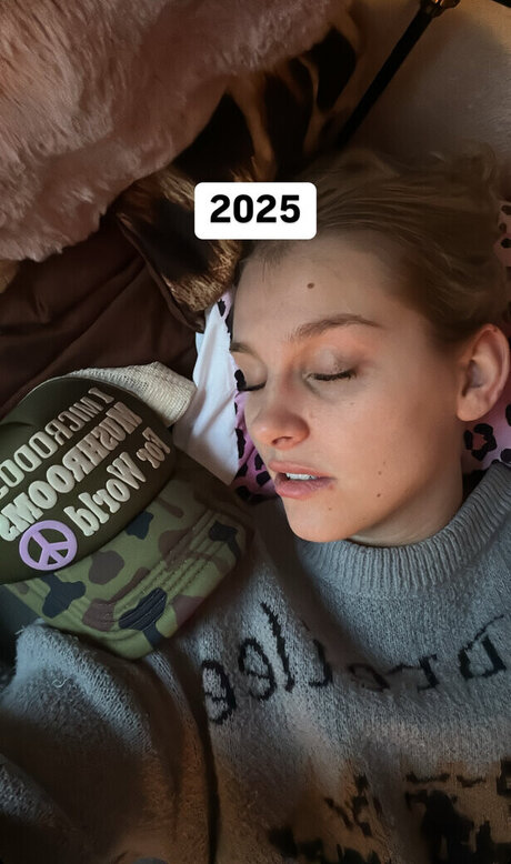 Nike101 porn model pic