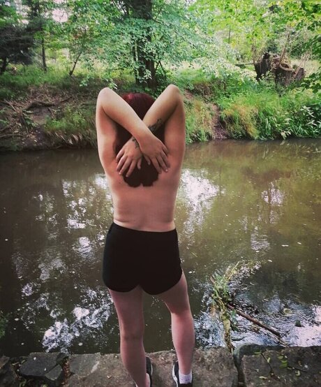 ThisIsEmmi naked model photo