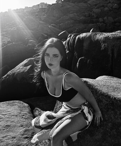 Manuela Calvo erotic actress pics