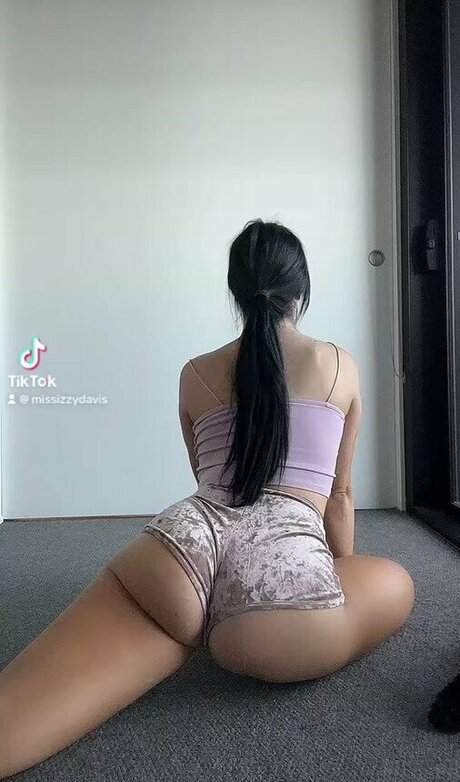 Izzy Davies high quality model photo