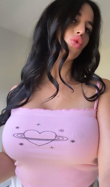 Izzy Davies naked pornstar photo