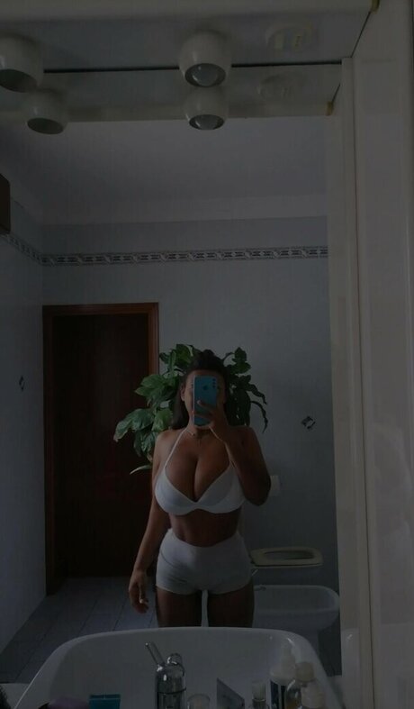 Mery Gatti model erotic pic