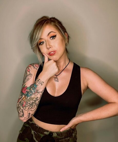 Nyybeats erotic model pictures