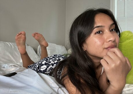 maneaterjade model nude photo