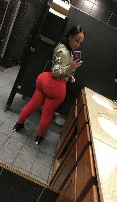 Juicy The Body sexy actress pictures