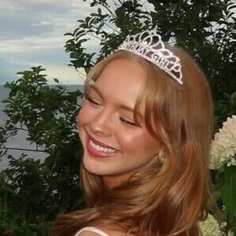 Lily stewart model top photo