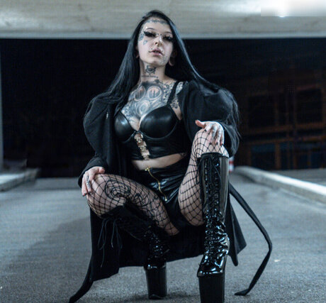 st hell high quality model images