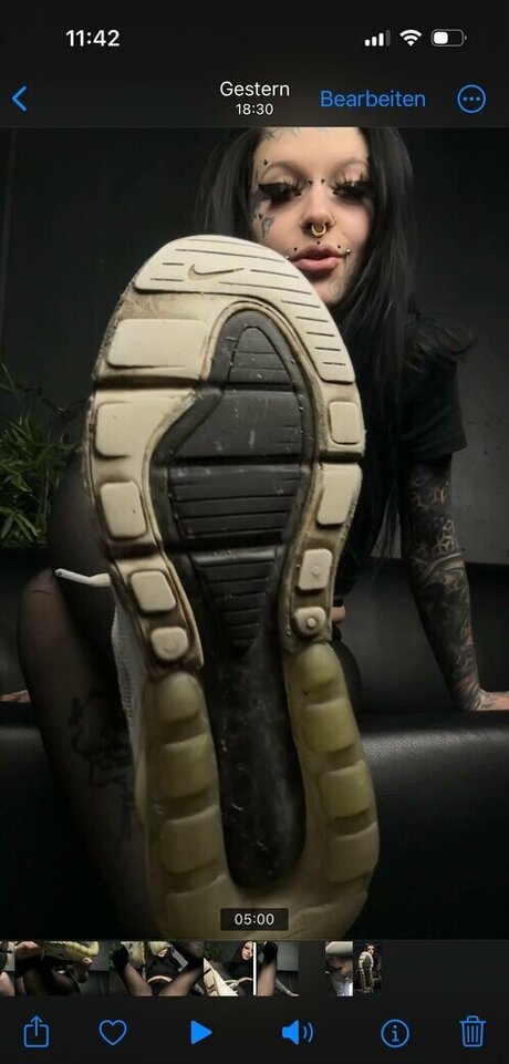 st hell sex model img