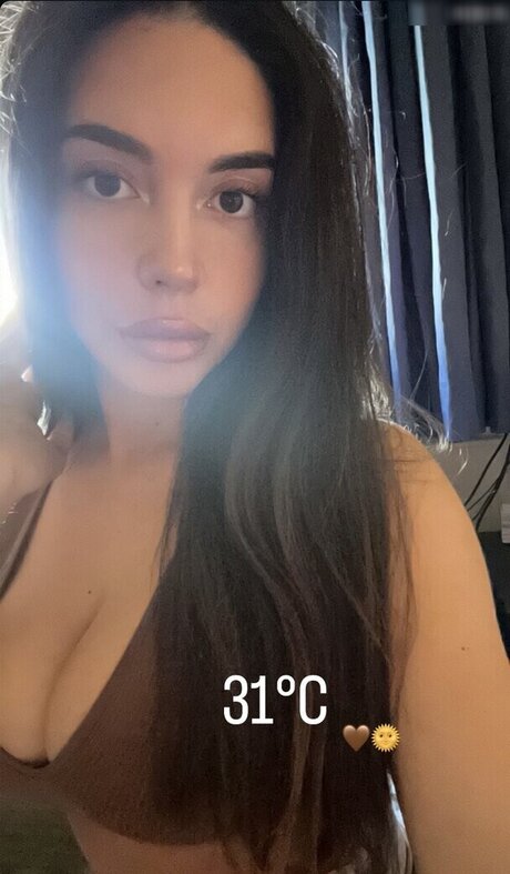 Lya Aylin model free picture