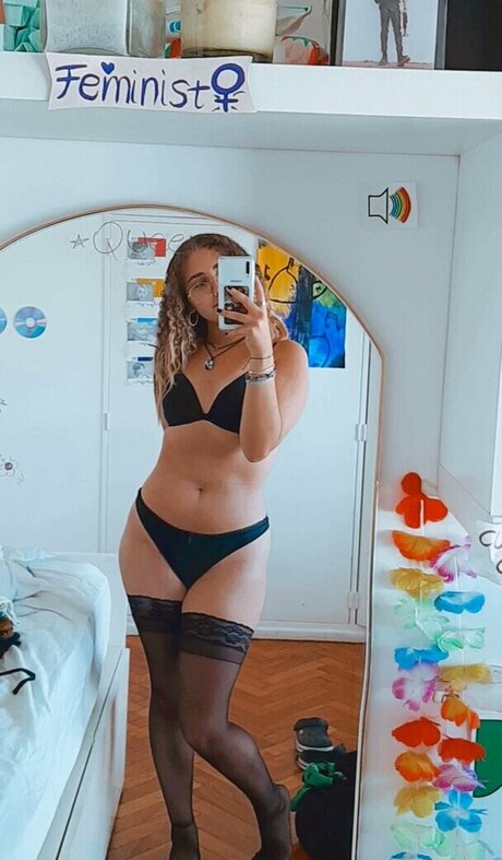 dumbbbvnny model nude pics