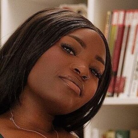 Mirriam Amber porn model image