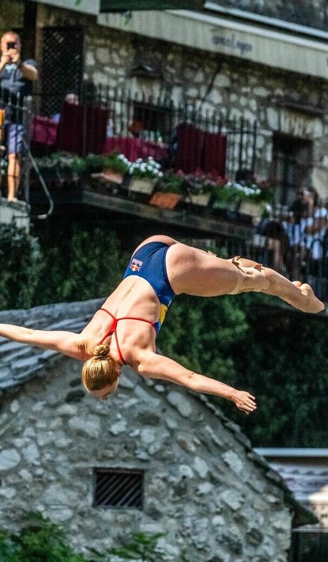 Molly Carlson art actress pic