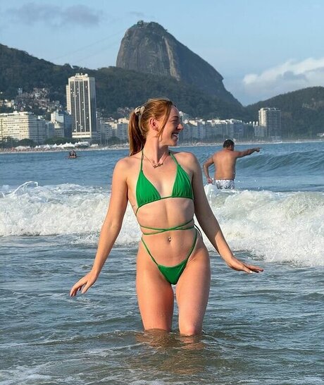 Molly Carlson pornstar hot pics