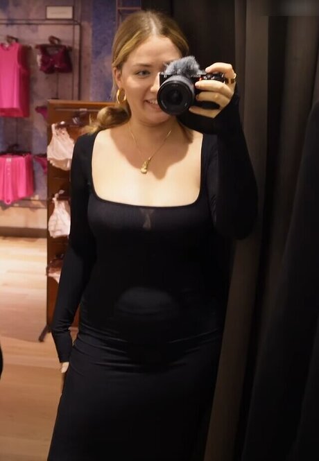 Sonny Loops model porn pic