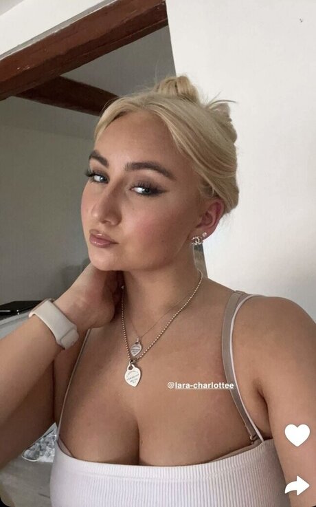 Lara Charlottee model exclusive gallery