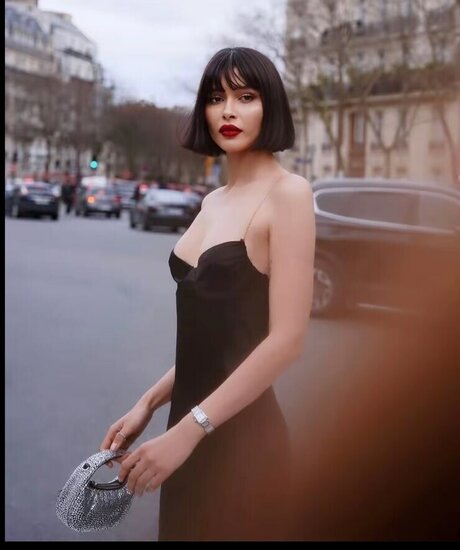 Azza Slimene star hd pictures