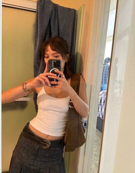 Kennedie Nguyen model adult archive