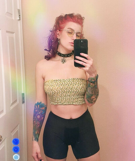 Pokket nudes pornstar image