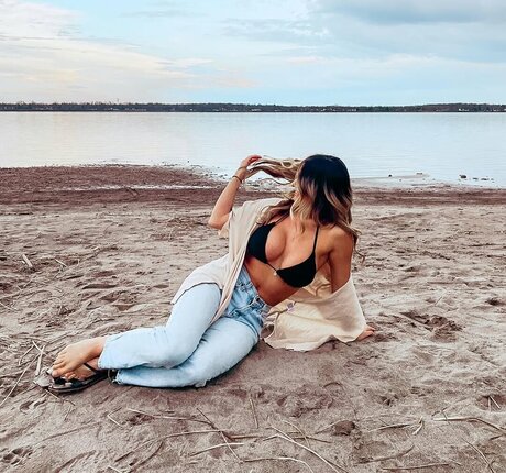 Ashley Kowalcyk model pornographic photos