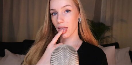 Nadine von relaxASMR model nice photos