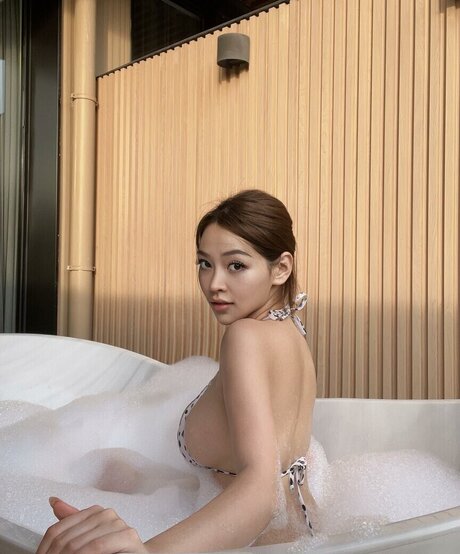 floralydo art model gallery