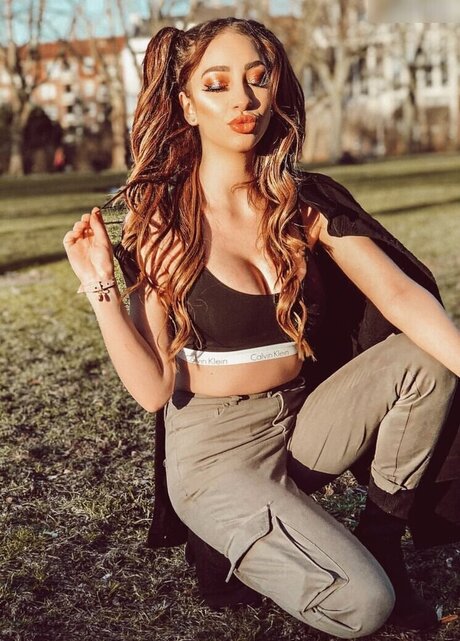 Amira Wirth model hd photo