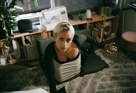 Honnete Bas pornstar exclusive gallery