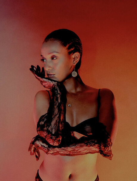 Honnete Bas high quality model images