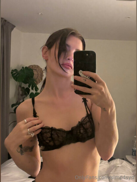 Sydney Lima model nude images