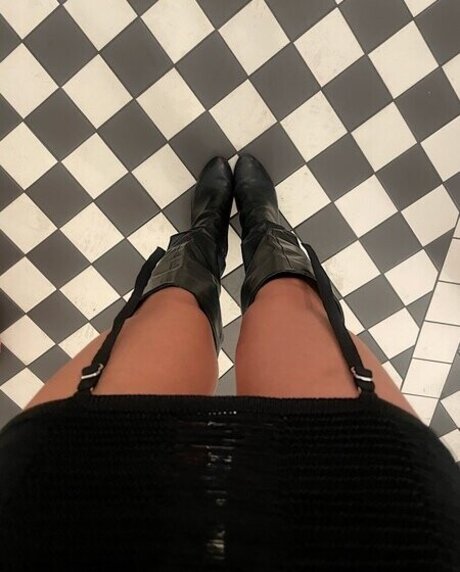 Badbunnyplays star perfect pic