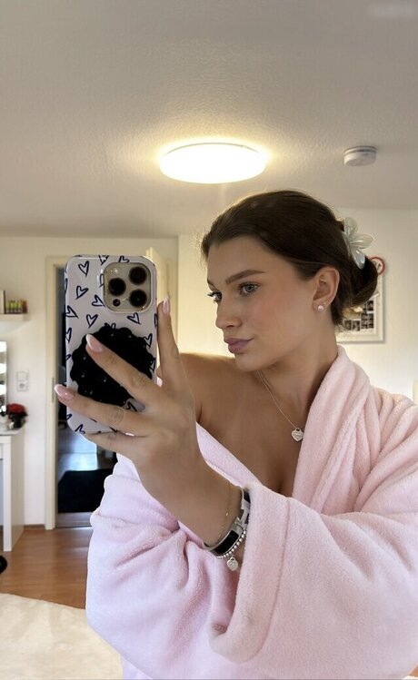 Chanel Silberberg best actress pics