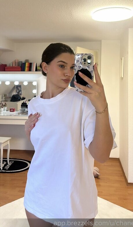 Chanel Silberberg model nudes image