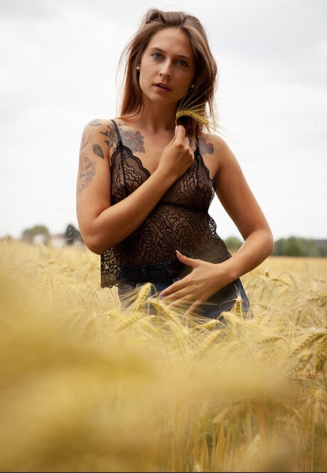 hi iam sara top model galleries