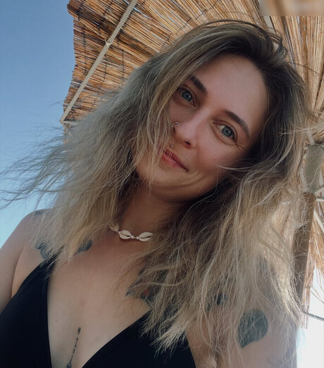 hi iam sara pornstar hd img