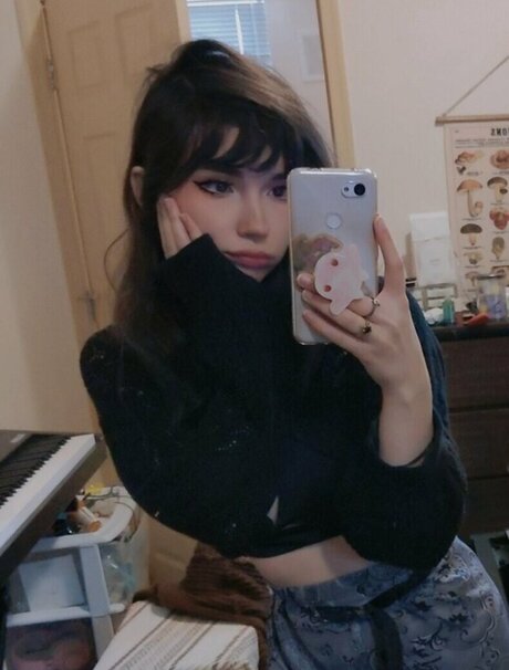 faedoll0 nude model image