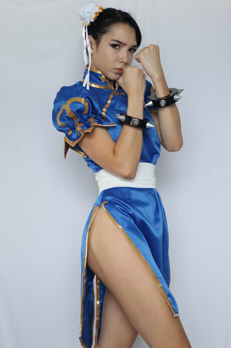 Chun Li Cosplay nudes model pictures