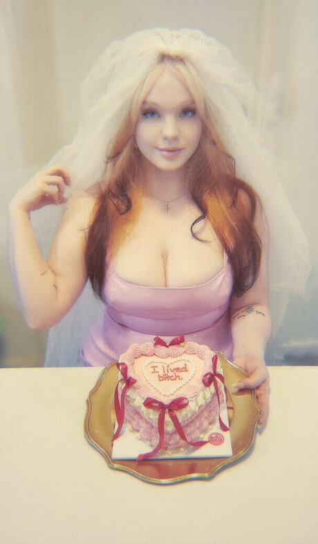 Elizabethdangerx erotic actress picture