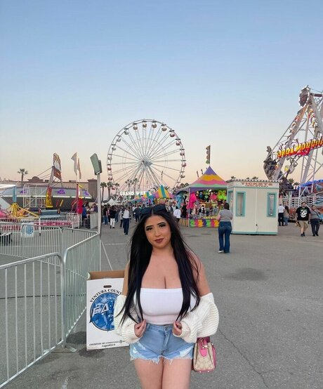 ashleyarambulaa pornstar perfect pics