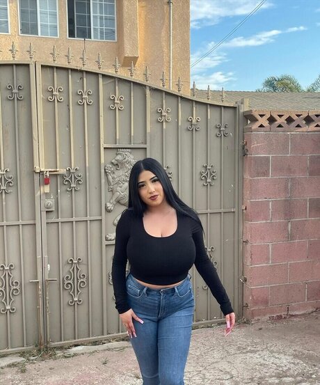 ashleyarambulaa hd star photo