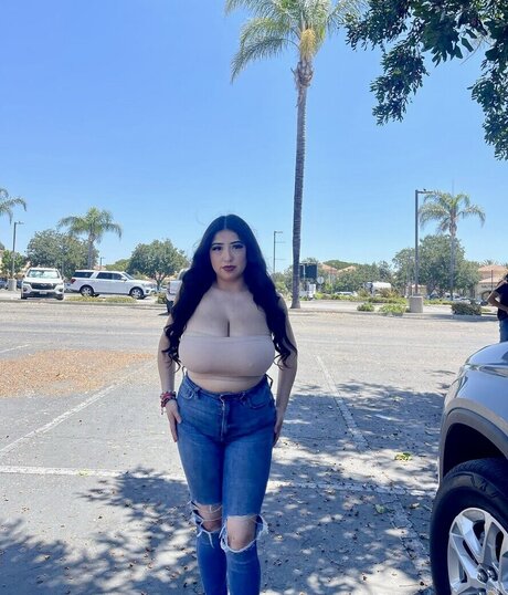 ashleyarambulaa pretty actress picture