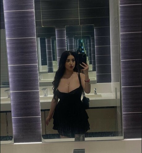 ashleyarambulaa model high quality image