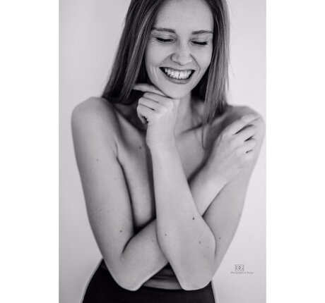 Sandra Hunke beautiful model pics