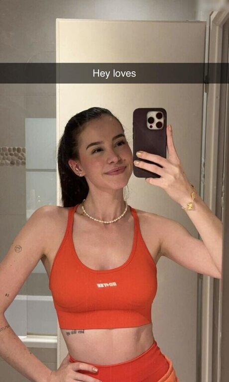 L a Elui sexy star images