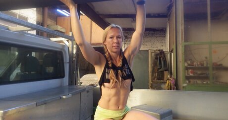 moddellauralina xxx actress pic