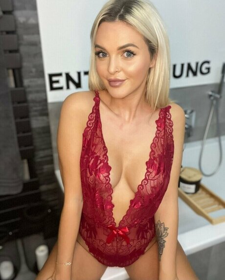 BadJenny pornstar adult gallery