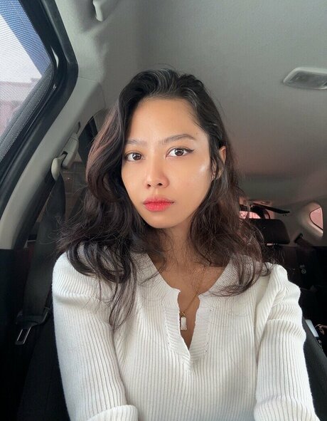 Invalidnun pretty actress images