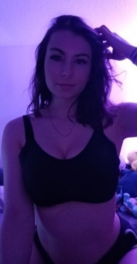 eAngi02 naked actress pictures